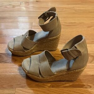 Women's Tan Wedge Sandals
